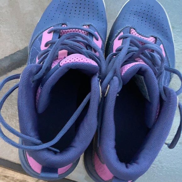 Under Armour Basketball Shoes - Picture 7 of 7